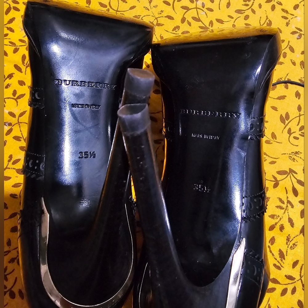 Burberry Black Leather Booties / Heels - Picture 13 of 15
